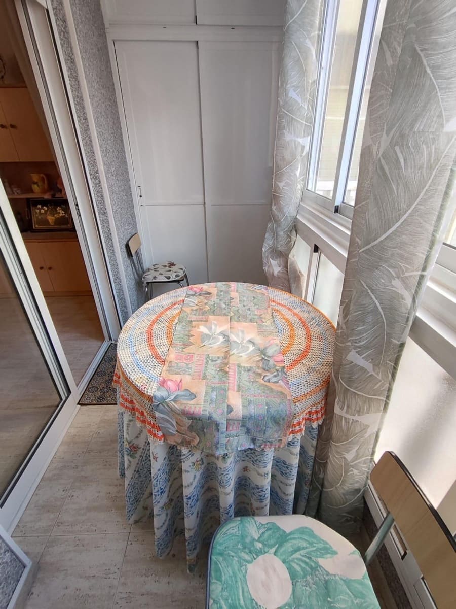 1 bedroom Apartment for sale in Torrevieja with pool - € 109,900 (Ref: 9504295)