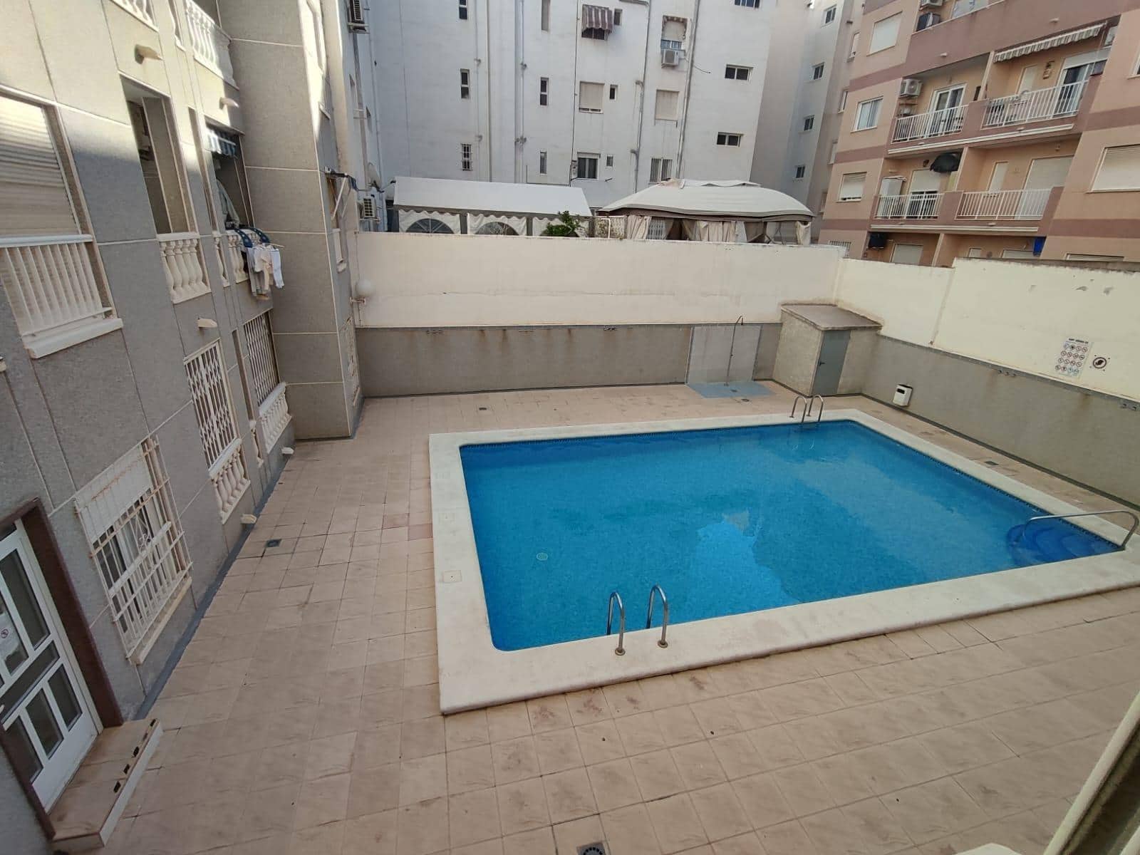 1 bedroom Apartment for sale in Torrevieja with pool - € 109,900 (Ref: 9504295)