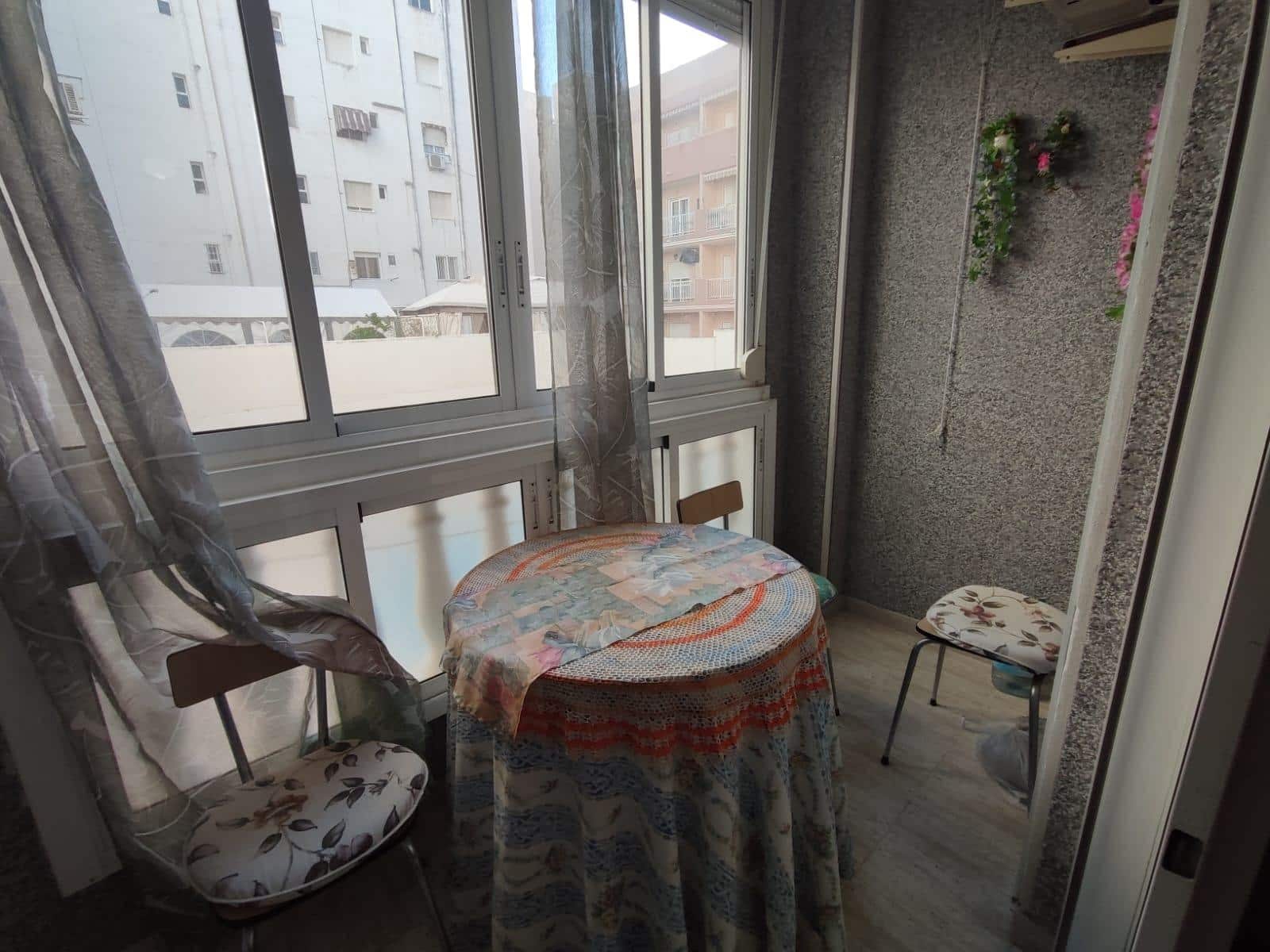 1 bedroom Apartment for sale in Torrevieja with pool - € 109,900 (Ref: 9504295)