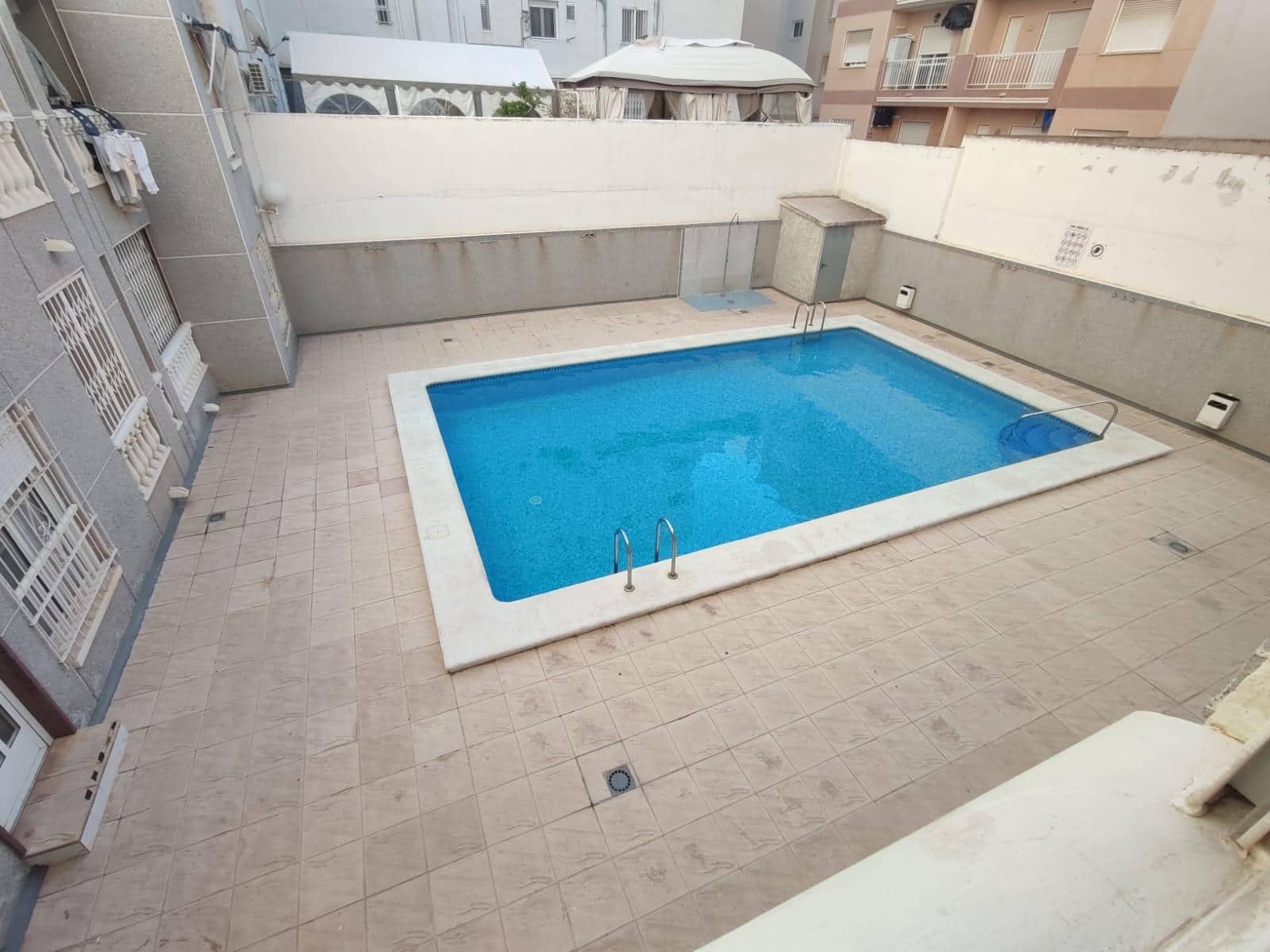1 bedroom Apartment for sale in Torrevieja with pool - € 109,900 (Ref: 9504295)