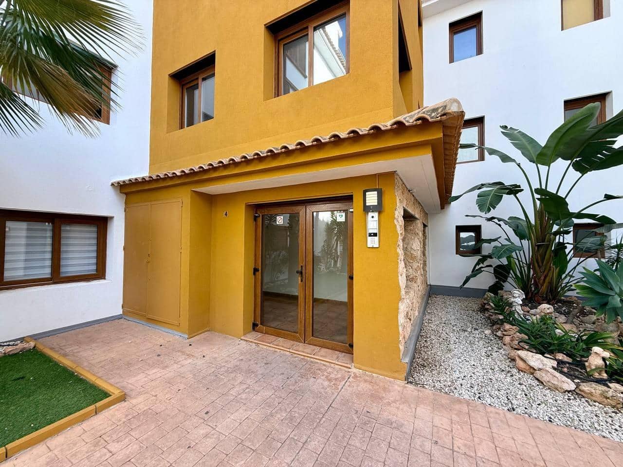 2 soverom Leilighet til salgs i Punta Prima med svømmebasseng garasje - € 259 900 (Ref: 9508875)