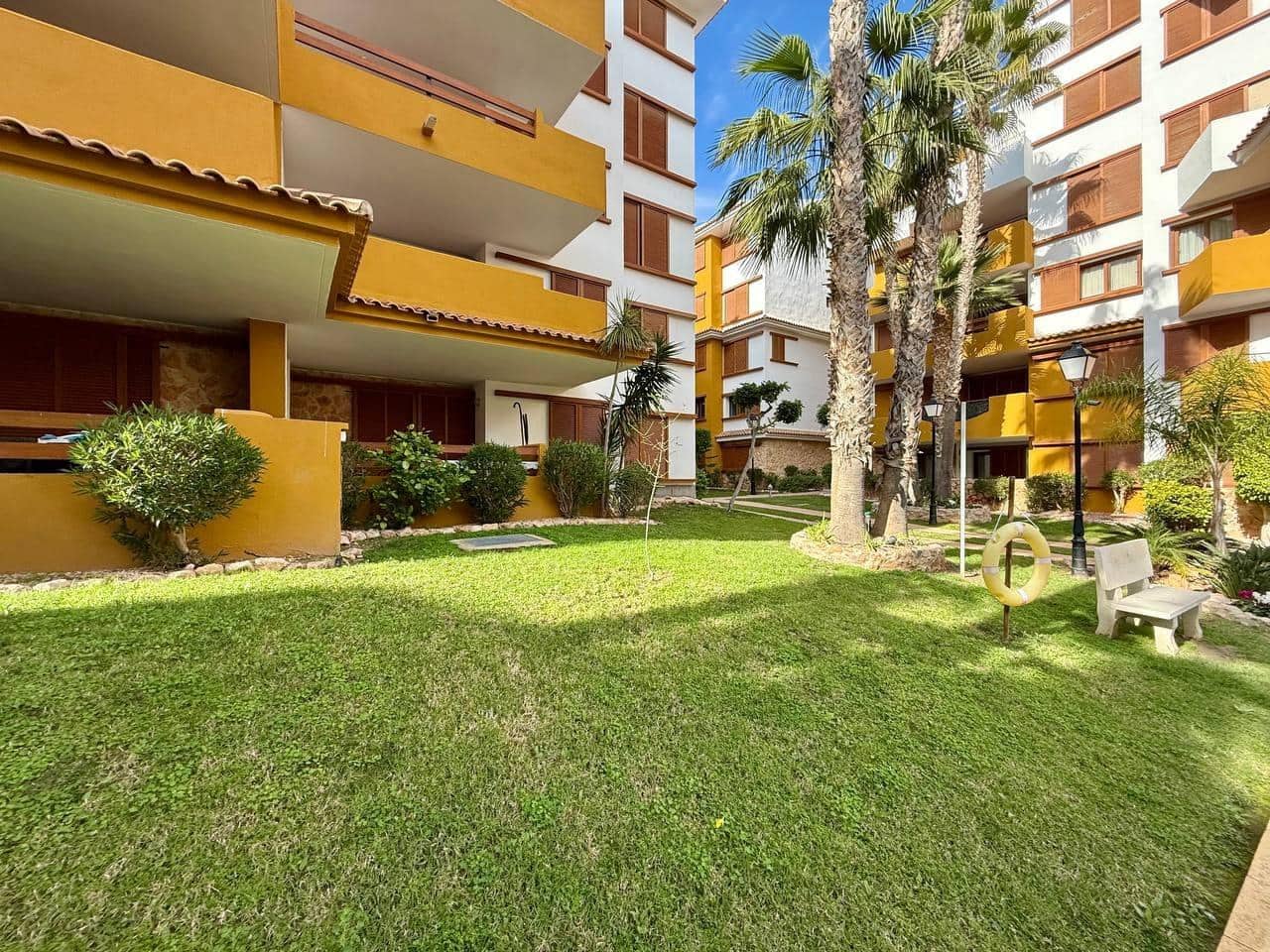 2 soverom Leilighet til salgs i Punta Prima med svømmebasseng garasje - € 259 900 (Ref: 9508875)