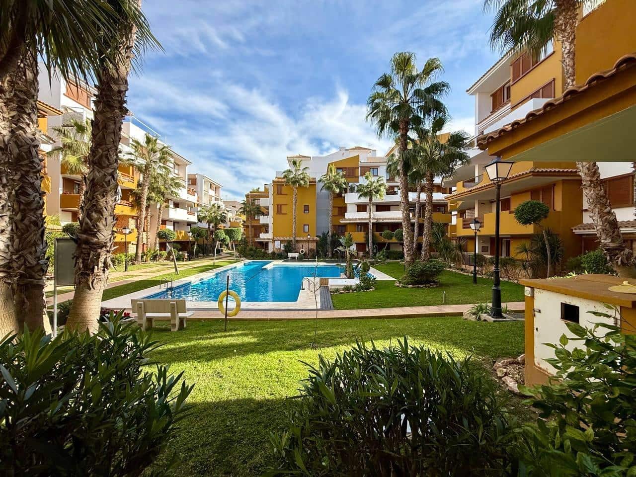 2 soverom Leilighet til salgs i Punta Prima med svømmebasseng garasje - € 259 900 (Ref: 9508875)