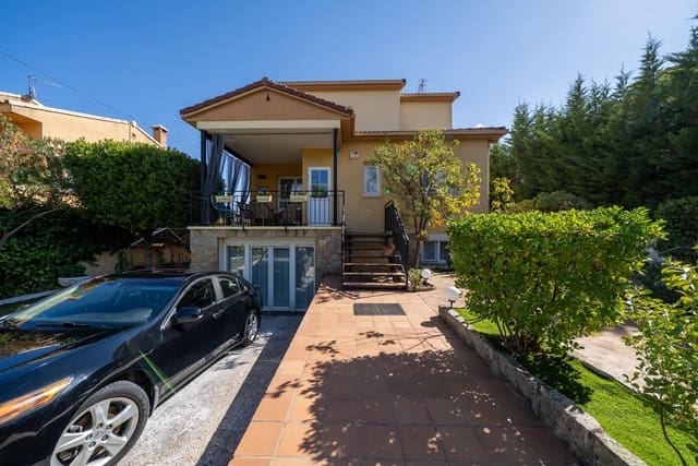 6 makuuhuone Huvila myytävänä paikassa San Martín de Valdeiglesias mukana uima-altaan - 459 000 € (Ref: 9513404)