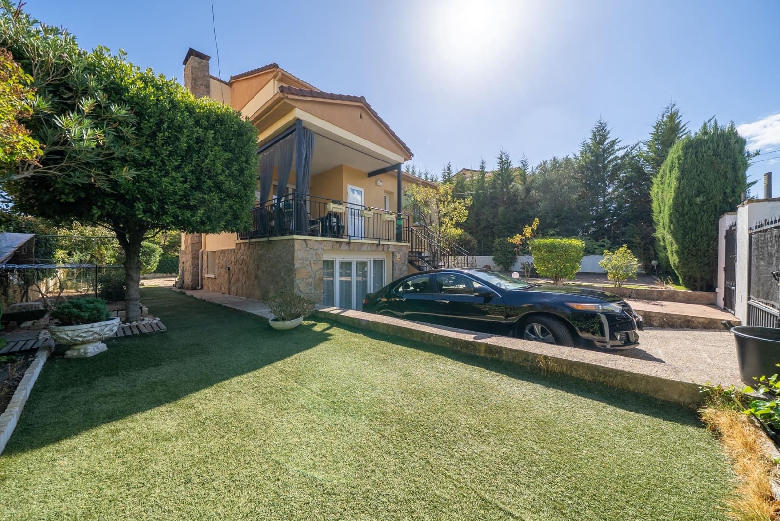 6 bedroom Villa for sale in San Martin de Valdeiglesias with pool - € 459,000 (Ref: 9513404)