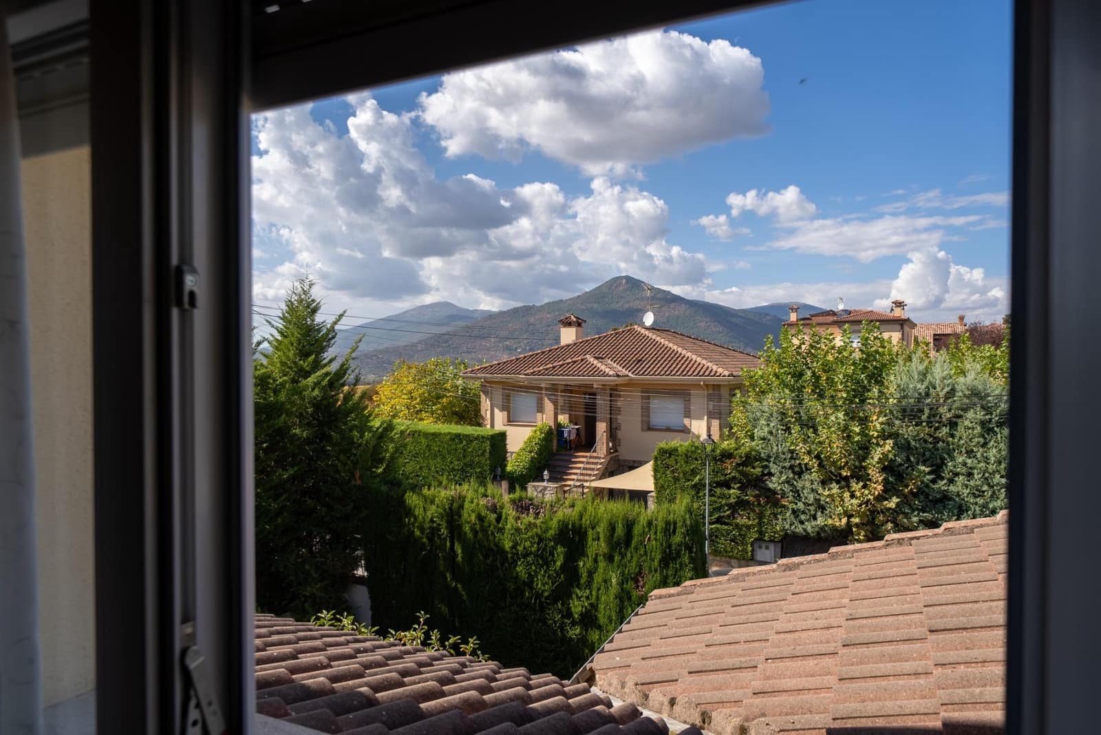 6 bedroom Villa for sale in San Martin de Valdeiglesias with pool - € 459,000 (Ref: 9513404)