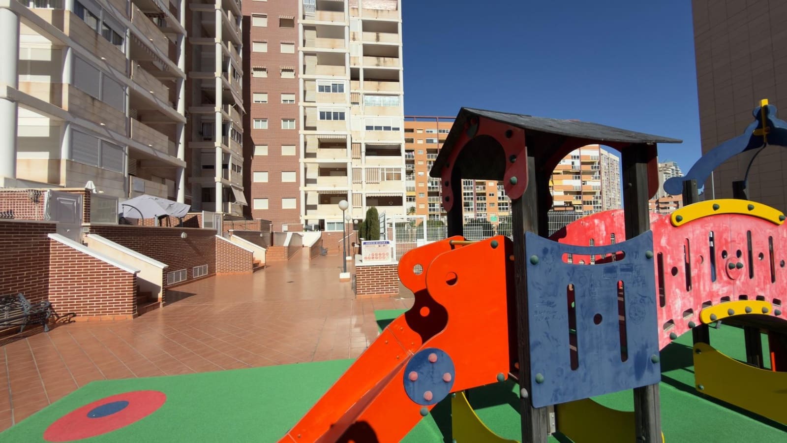 1 bedroom Apartment for sale in La Villajoyosa / Vila Joiosa with pool - € 195,000 (Ref: 9513405)