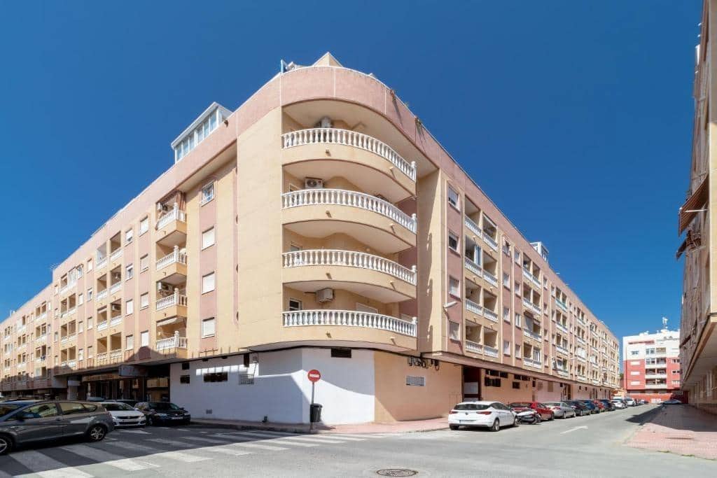 2 makuuhuone Huoneisto myytävänä paikassa Torrevieja - 129 850 € (Ref: 9513406)