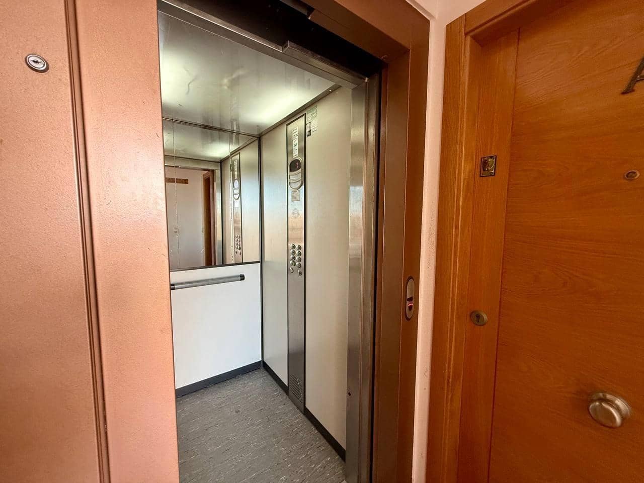 1 quarto Penthouse para venda em Torrevieja - 160 000 € (Ref: 9518902)