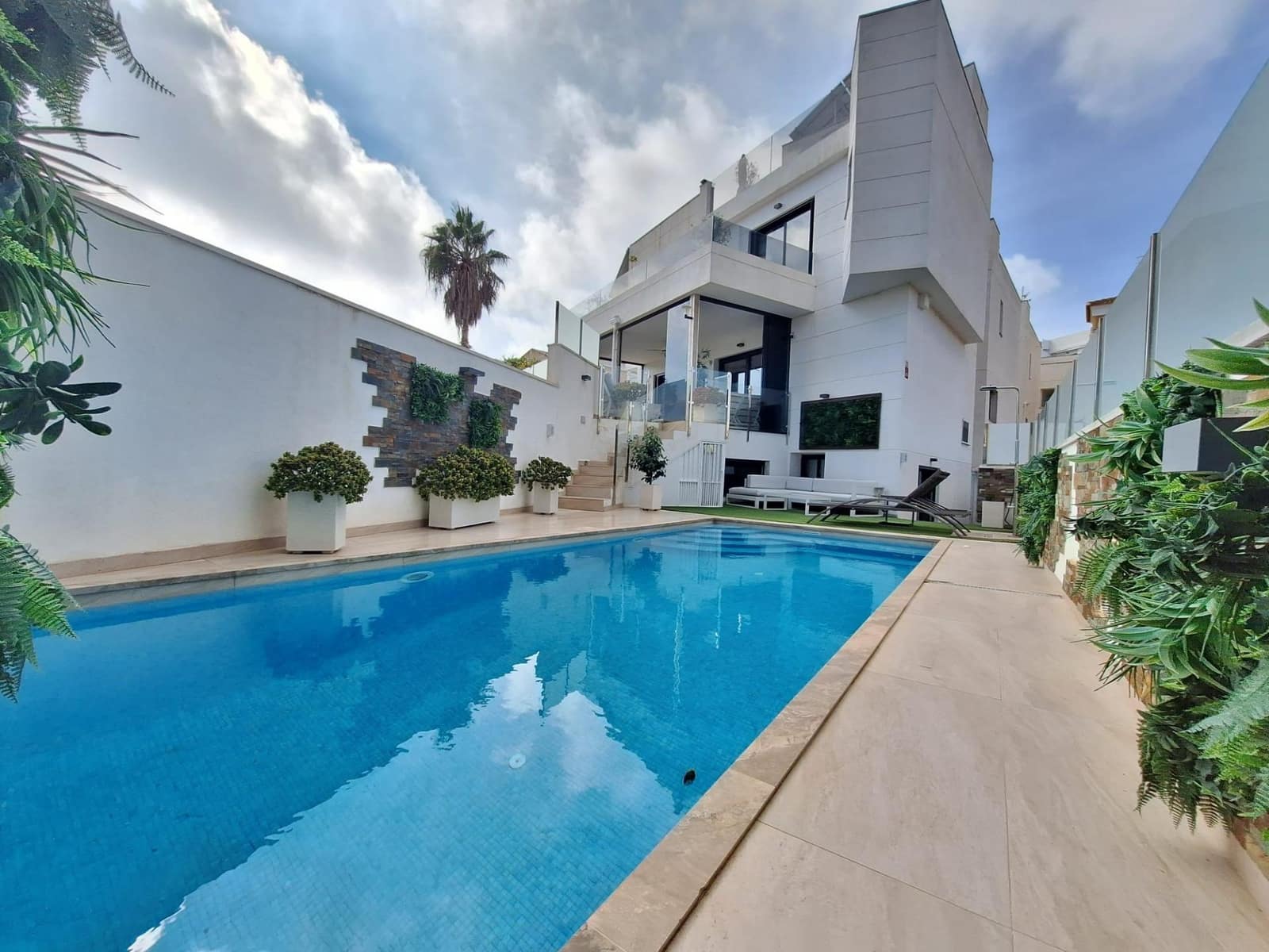 3 soveværelse Rækkehus til salg i Orihuela Costa med swimmingpool - € 475.000 (Ref: 9518903)