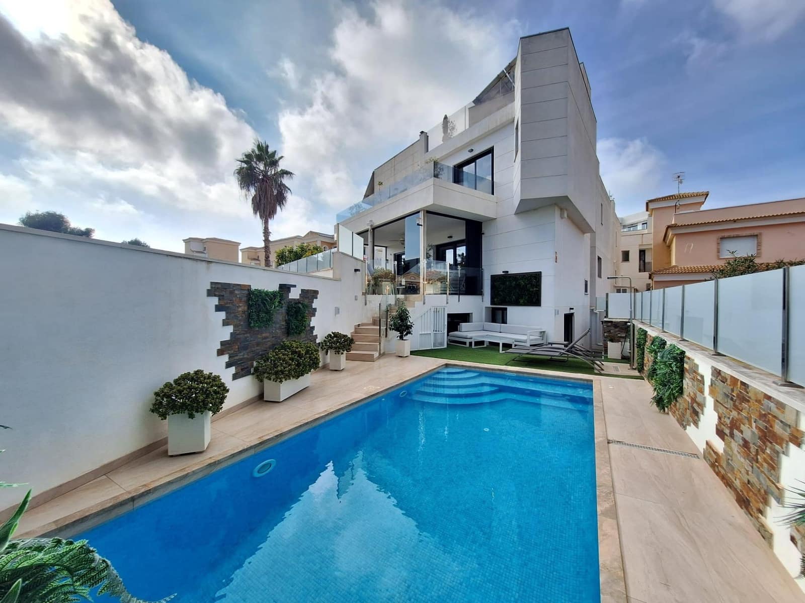 3 soveværelse Rækkehus til salg i Orihuela Costa med swimmingpool - € 475.000 (Ref: 9518903)