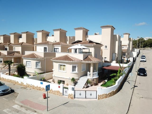 3 bedroom Bungalow for sale in San Miguel de Salinas with pool - € 320,000 (Ref: 9518904)