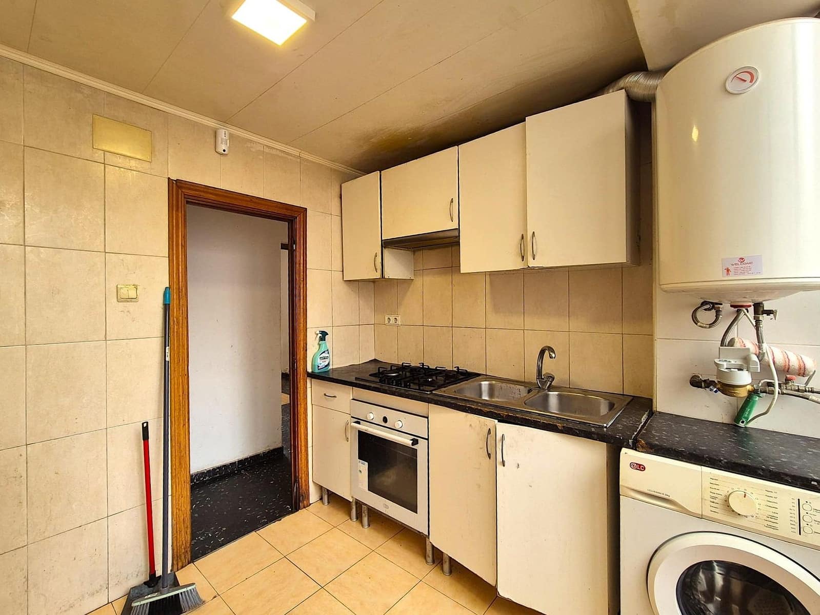 2 bedroom Apartment for sale in Alicante / Alacant city - € 85,000 (Ref: 9518906)