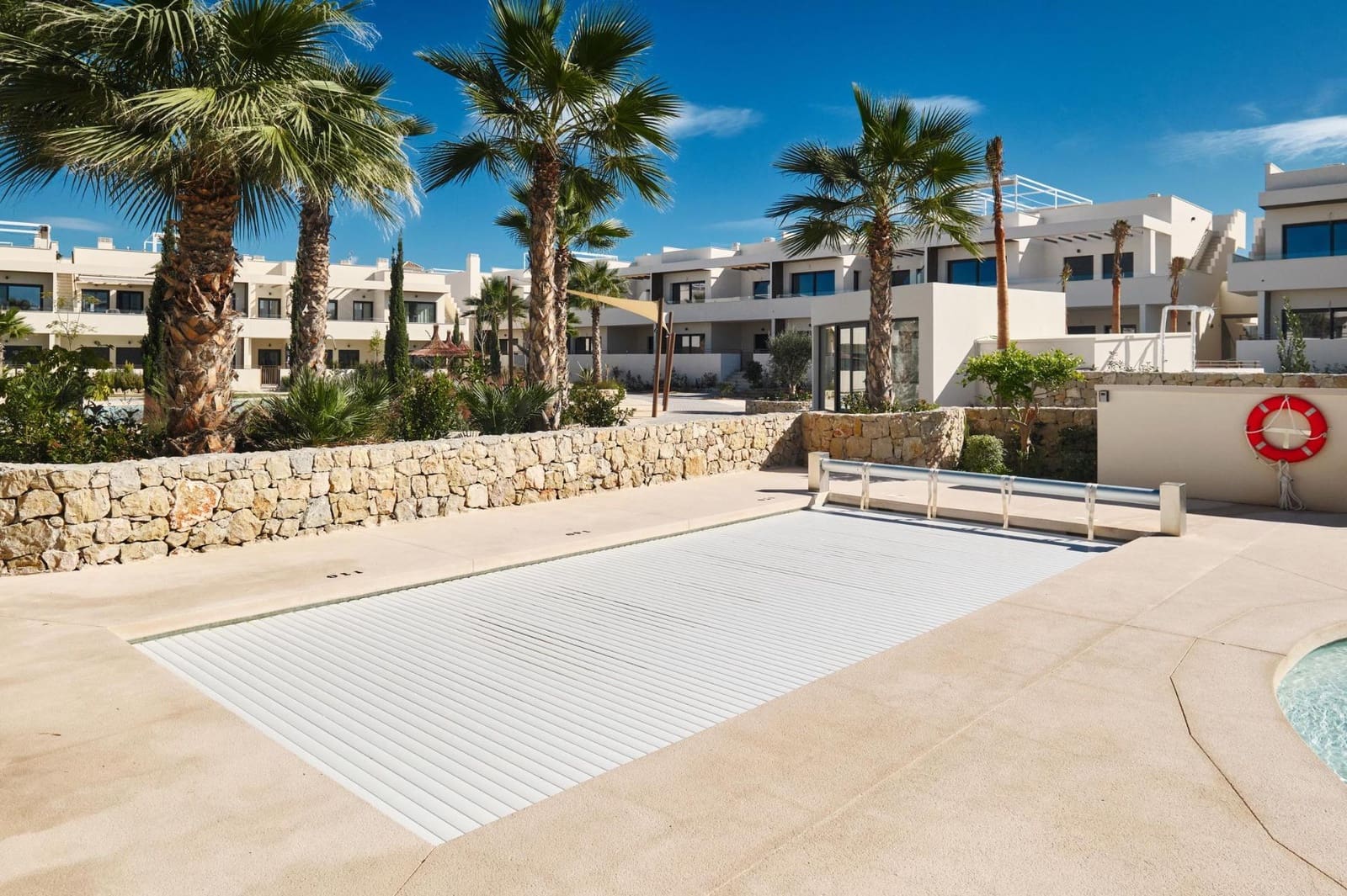 Bungalow de 2 habitaciones en La Veleta en venta con piscina garaje - 360.000 € (Ref: 9518909)