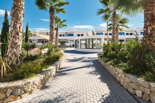 Bungalow de 2 habitaciones en La Veleta, Torrevieja en venta con piscina garaje - 360.000 € (Ref: 9518909)