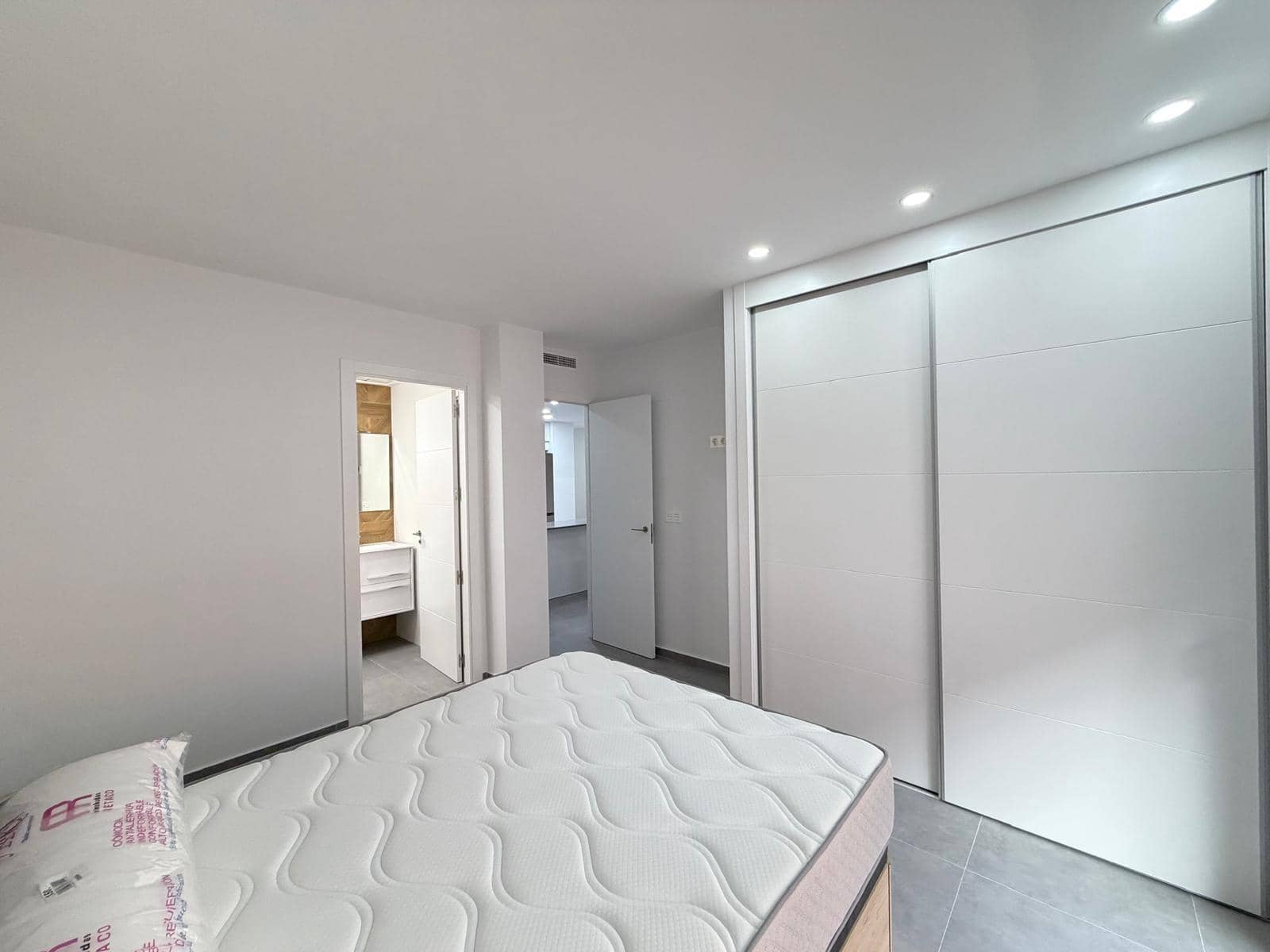 3 soveværelse Lejlighed til salg i Torrevieja med swimmingpool garage - € 349.000 (Ref: 9520845)