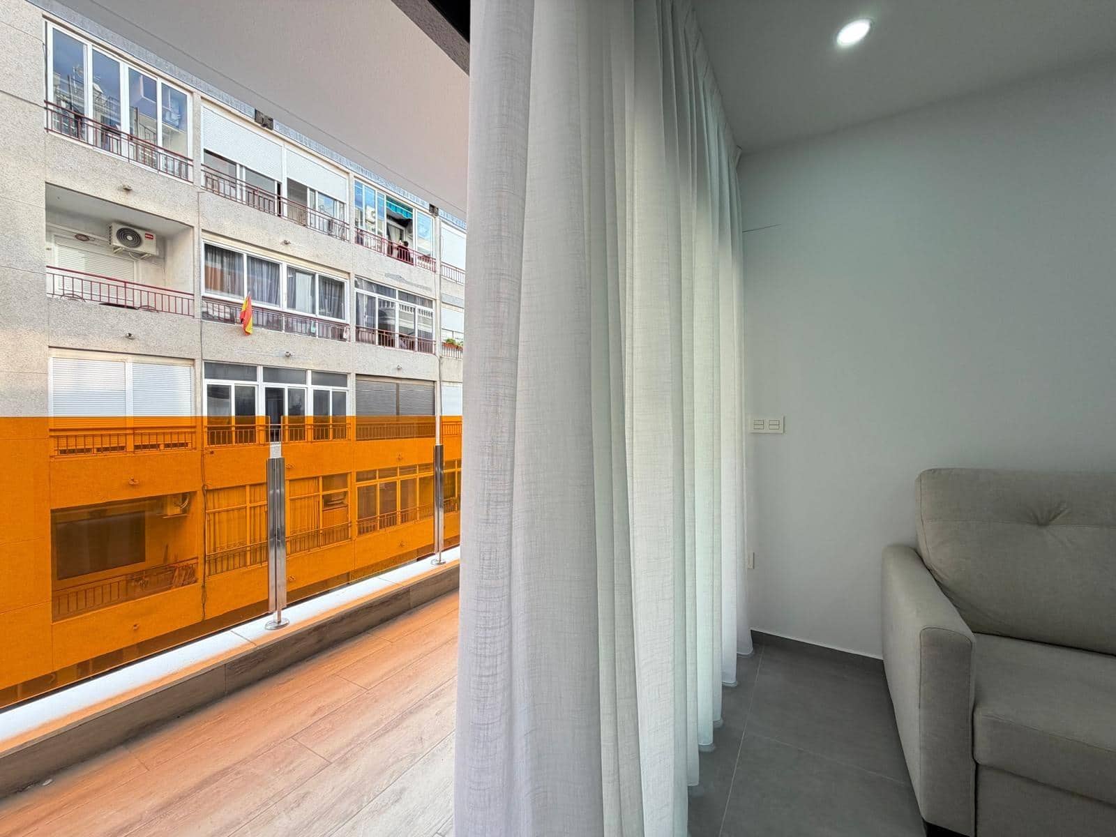 3 soveværelse Lejlighed til salg i Torrevieja med swimmingpool garage - € 349.000 (Ref: 9520845)