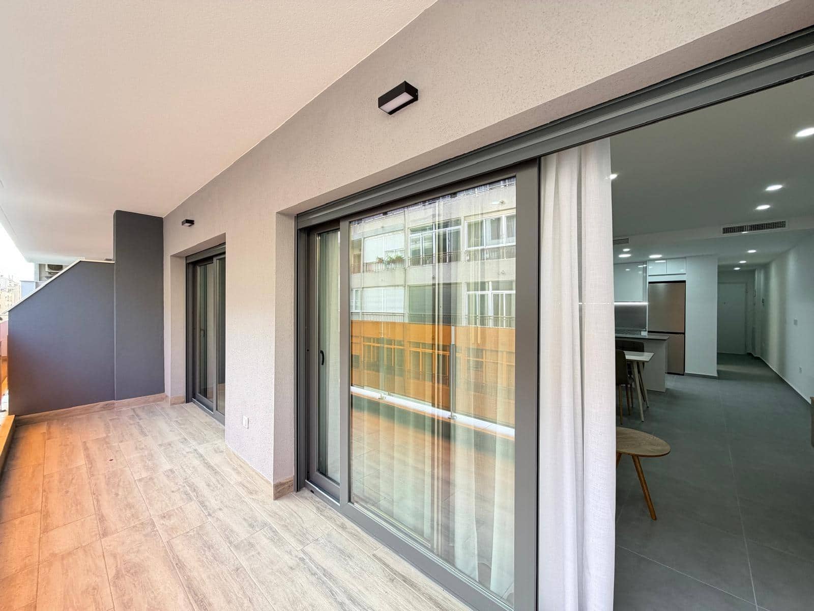 3 soveværelse Lejlighed til salg i Torrevieja med swimmingpool garage - € 349.000 (Ref: 9520845)