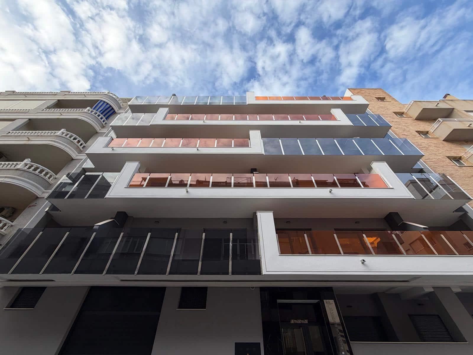 3 soveværelse Lejlighed til salg i Torrevieja med swimmingpool garage - € 349.000 (Ref: 9520845)