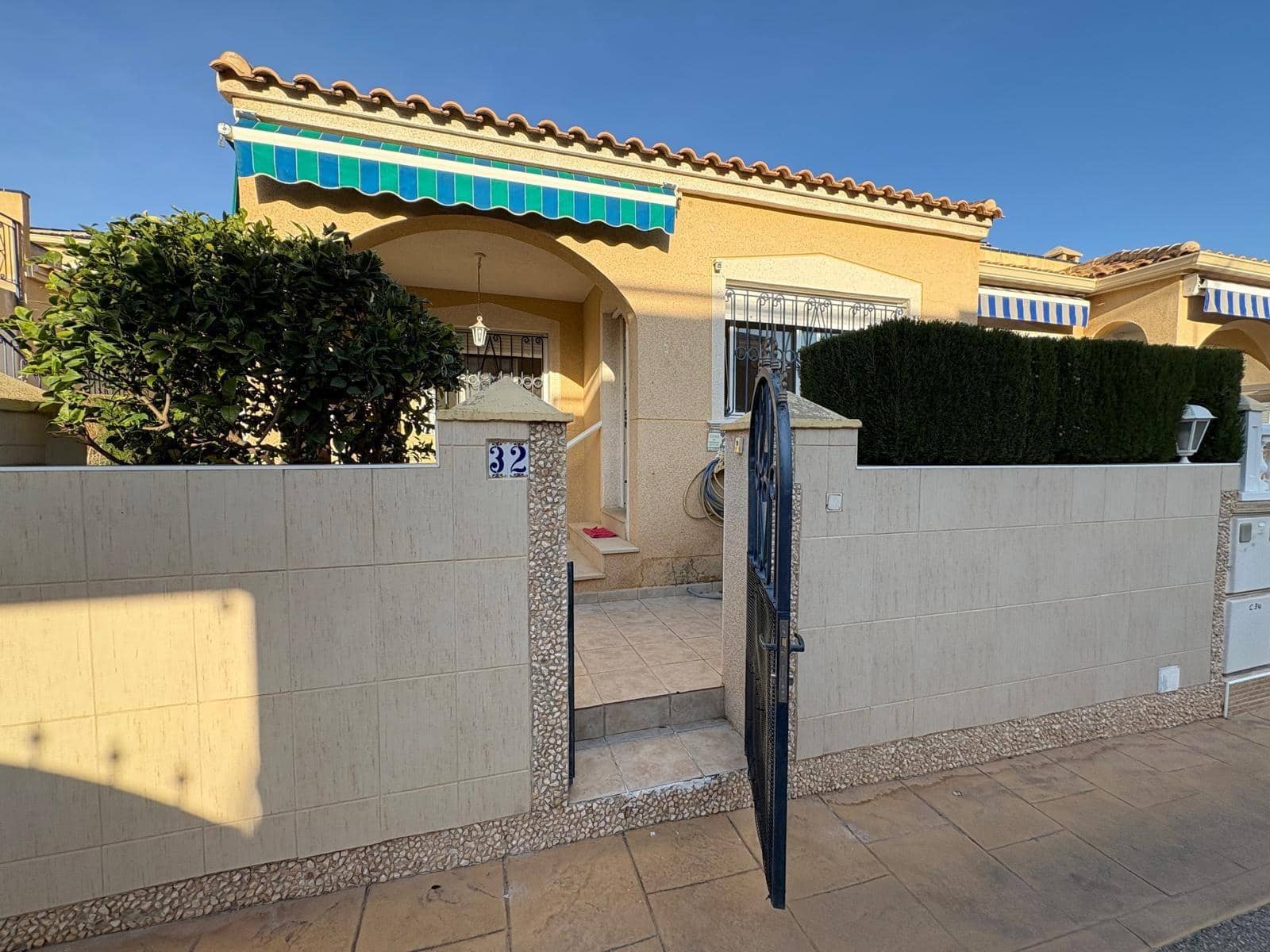 3 camera da letto Villa in vendita in Orihuela con piscina - 199.900 € (Rif: 9524296)