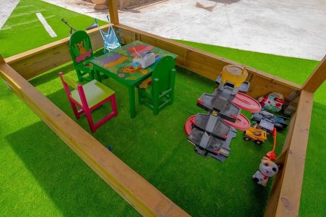 Chalet de 6 habitaciones en Náquera en venta - 985.000 € (Ref: 9527678)