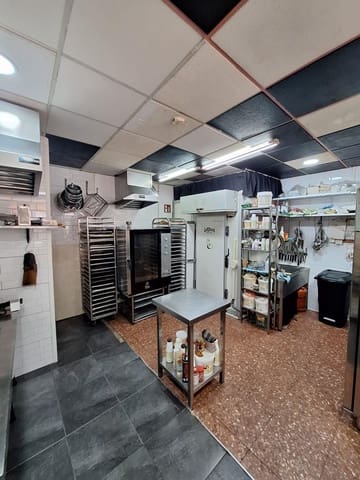 Erhverv til salg i Centro, Torrevieja - € 73.500 (Ref: 9527679)