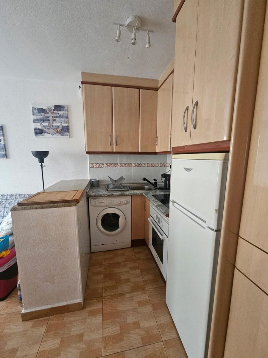 2 Zimmer Bungalow zu verkaufen in Torrevieja mit Pool - 145.000 € (Ref: 9527681)