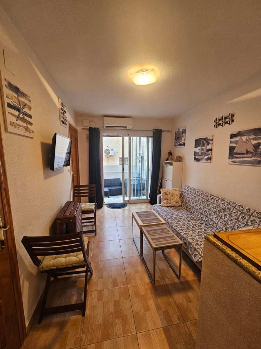 2 Zimmer Bungalow zu verkaufen in Torrevieja mit Pool - 145.000 € (Ref: 9527681)