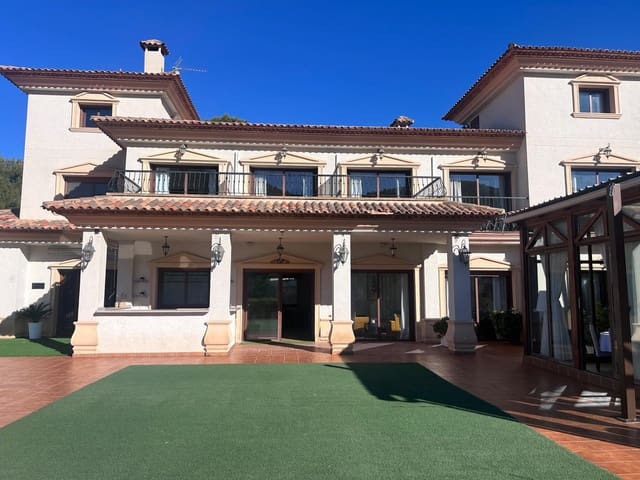 12 quarto Hotel para venda em Finestrat Pueblo, Finestrat - 1 690 000 € (Ref: 9530526)