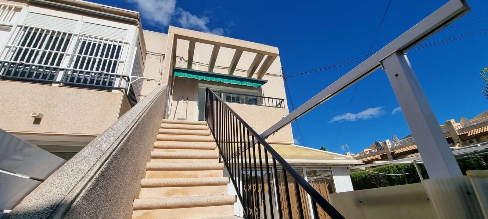 1 quarto Bungalow para venda em Torrevieja com piscina - 129 000 € (Ref: 9533733)