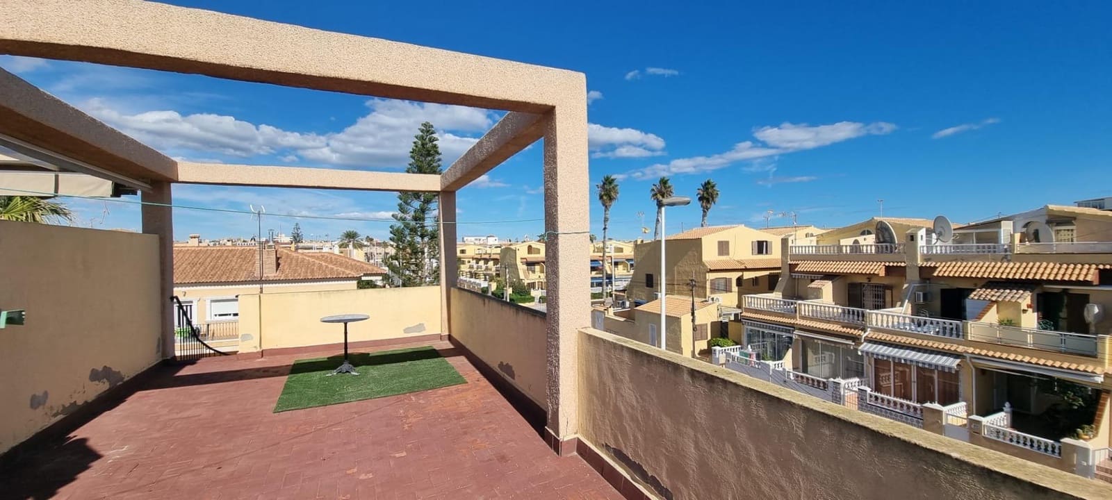 1 quarto Bungalow para venda em Torrevieja com piscina - 129 000 € (Ref: 9533733)