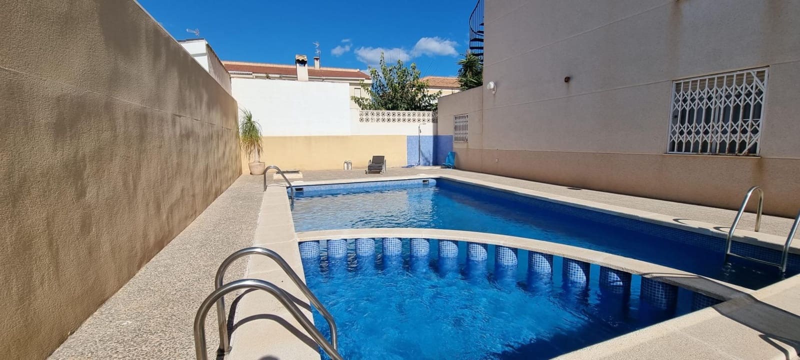 1 quarto Bungalow para venda em Torrevieja com piscina - 129 000 € (Ref: 9533733)