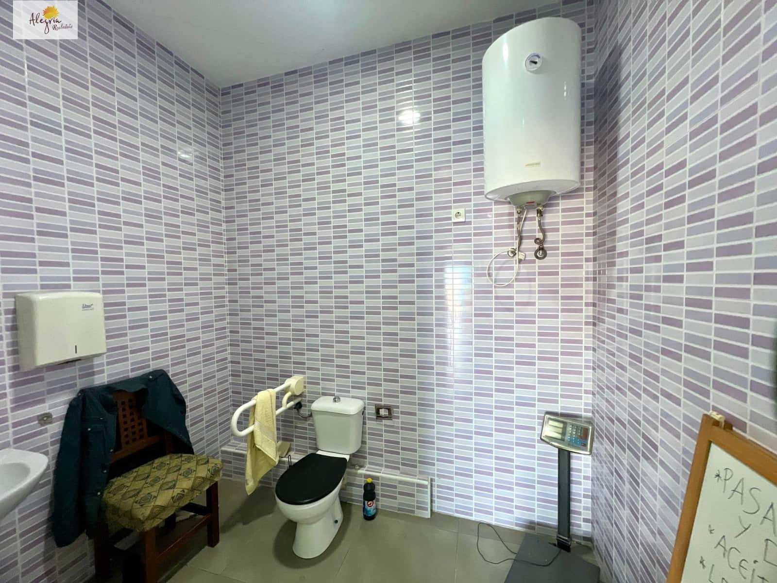 Komercyjne na sprzedaż w Miasto Walencja - 320 000 € (Ref: 9533735)