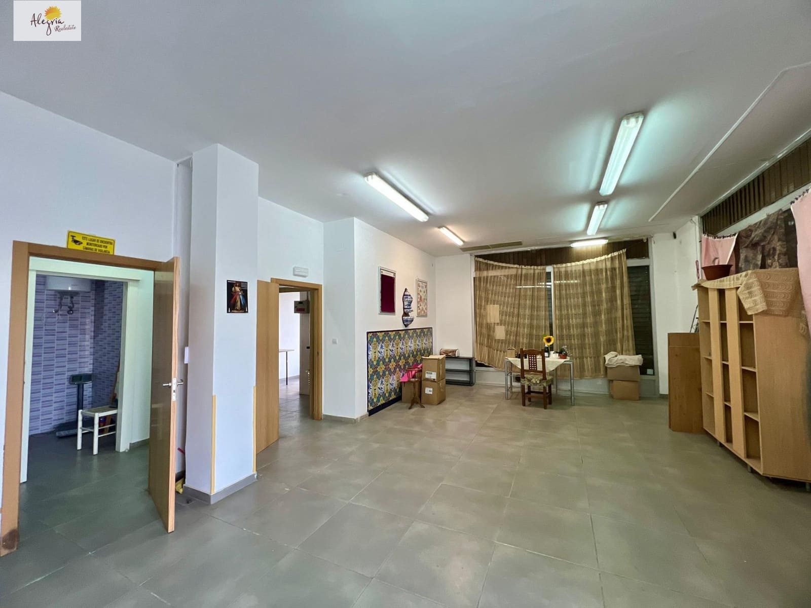 Komercyjne na sprzedaż w Miasto Walencja - 320 000 € (Ref: 9533735)