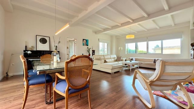 3 makuuhuone Huvila myytävänä paikassa La Nucia mukana uima-altaan - 970 000 € (Ref: 9535930)