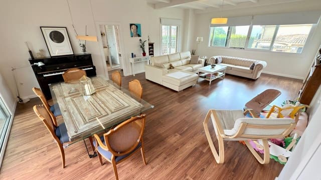 3 makuuhuone Huvila myytävänä paikassa La Nucia mukana uima-altaan - 970 000 € (Ref: 9535930)