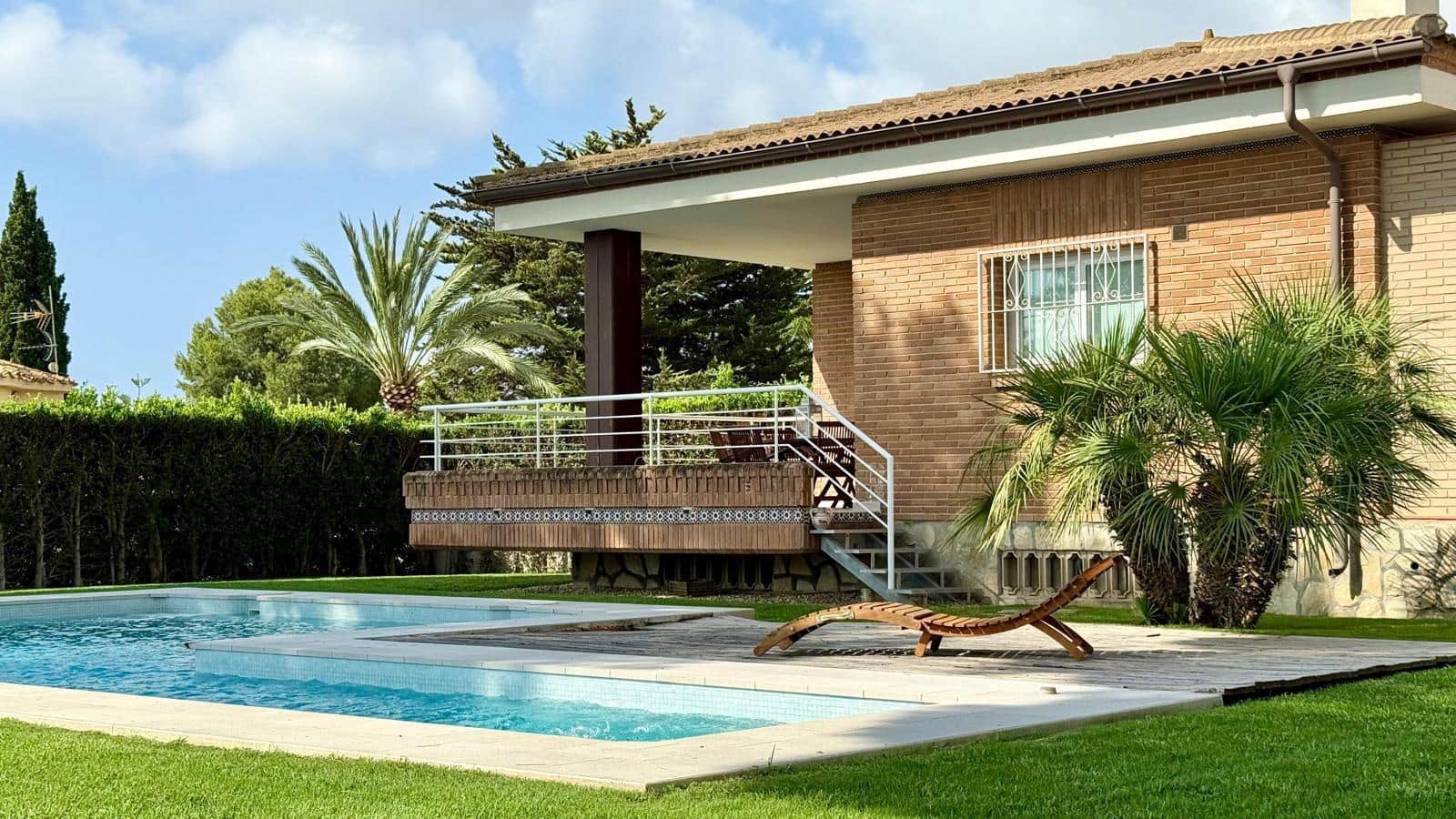 3 makuuhuone Huvila myytävänä paikassa La Nucia mukana uima-altaan - 970 000 € (Ref: 9535930)