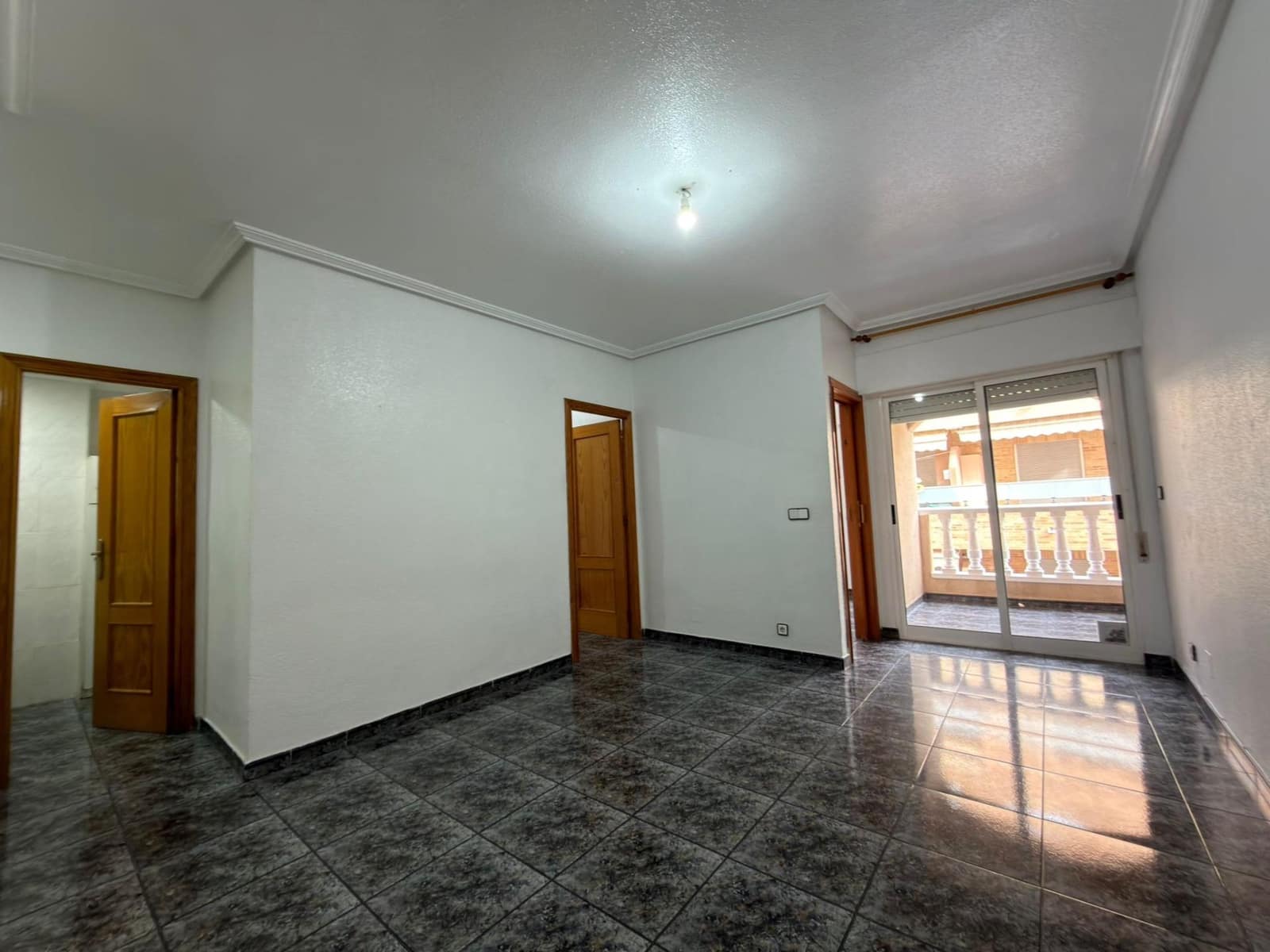 2 makuuhuone Huoneisto myytävänä paikassa Torrevieja - 139 900 € (Ref: 9535934)