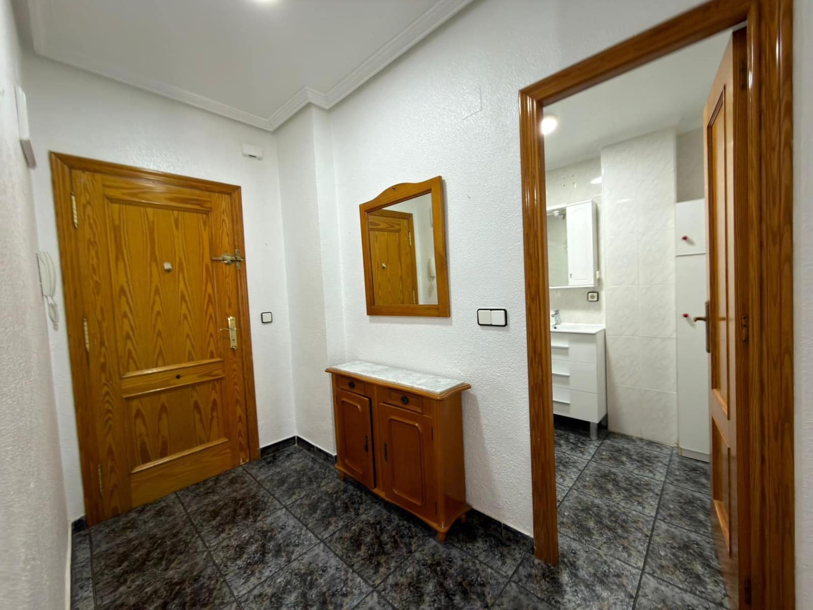 2 makuuhuone Huoneisto myytävänä paikassa Torrevieja - 139 900 € (Ref: 9535934)