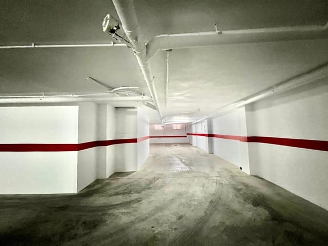 Garage til salg i Avenida Habaneras - Curva de Palangre, Torrevieja - € 13.000 (Ref: 9543612)