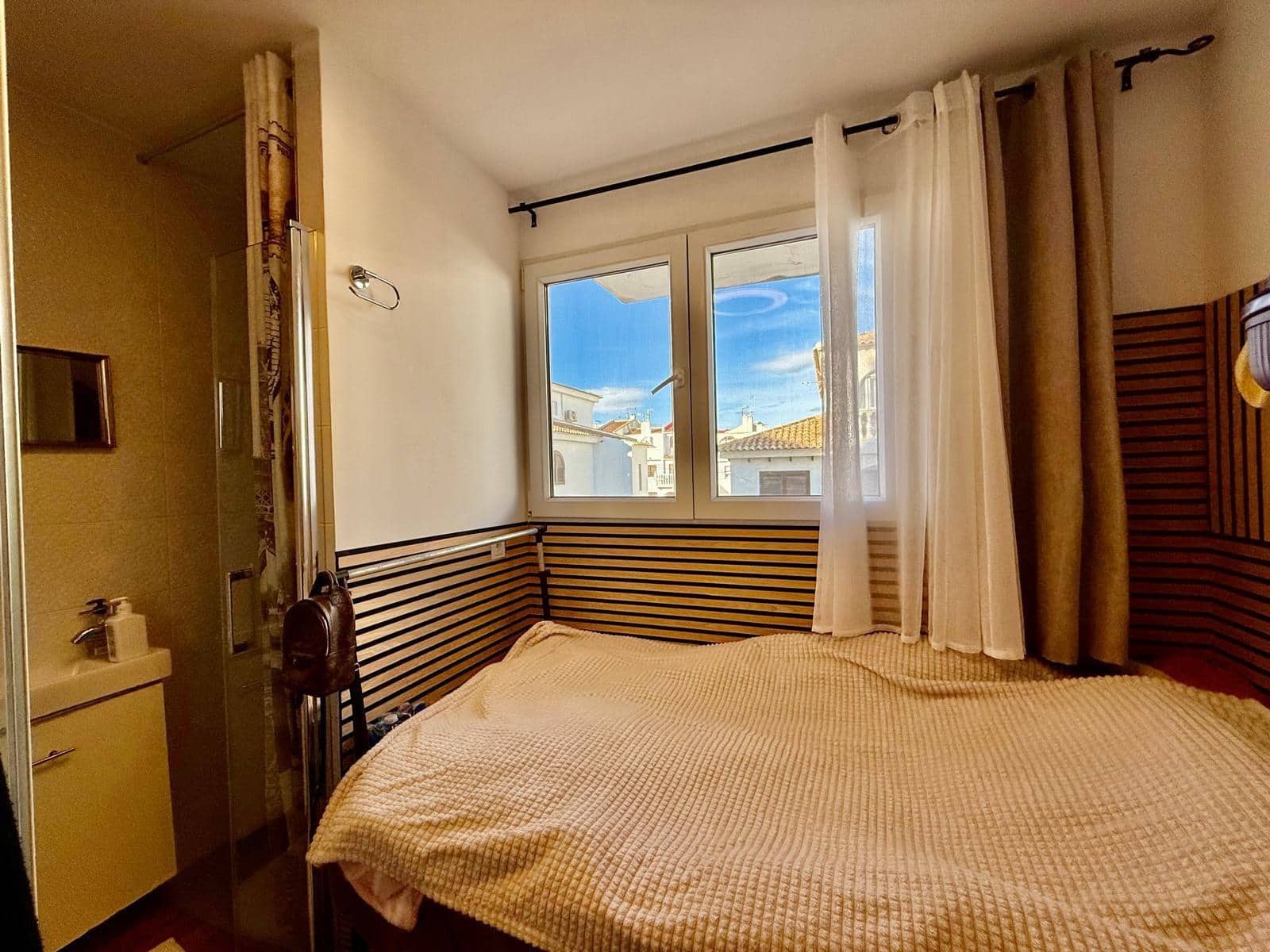 3 makuuhuone Huoneisto myytävänä paikassa Torrevieja - 229 000 € (Ref: 9548187)