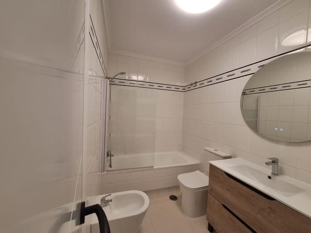 1 chambre Appartement à vendre à Centro, Torrevieja - 149 900 € (Ref: 9551493)