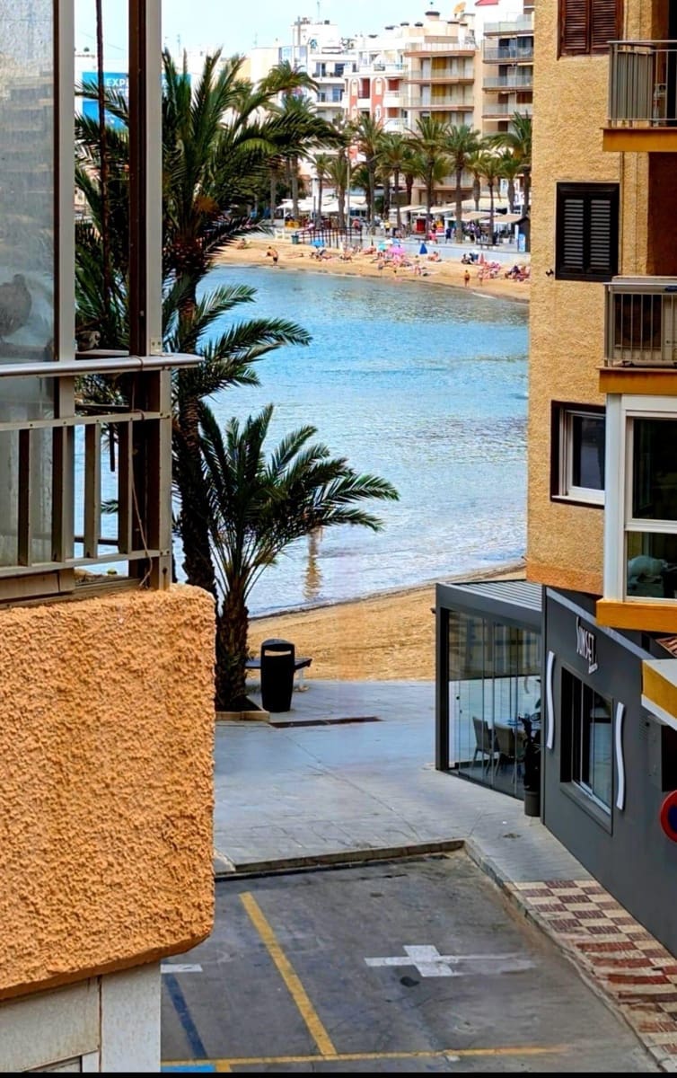 1 bedroom Studio for sale in Torrevieja with pool - € 129,000 (Ref: 9551494)
