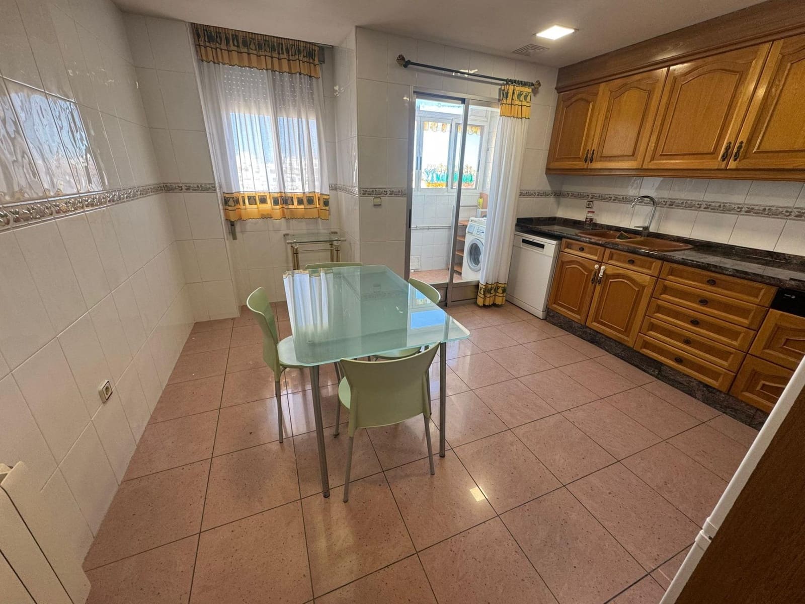 3 soveværelse Lejlighed til salg i Valencia by - € 335.000 (Ref: 9555826)