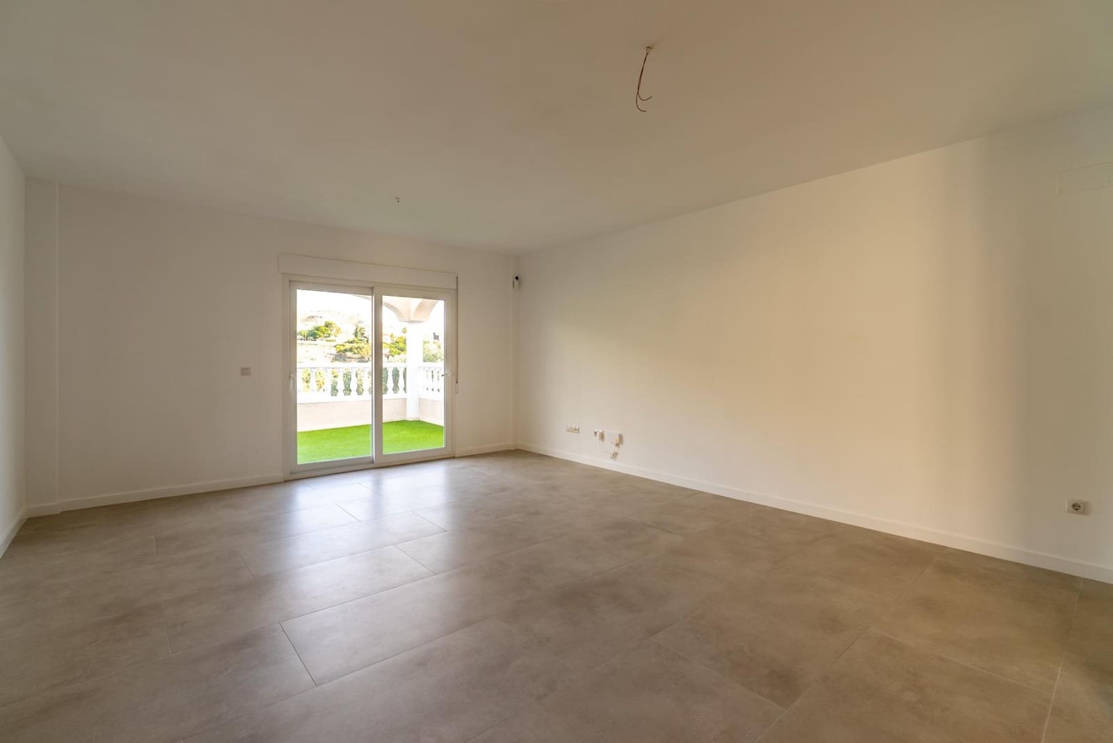 3 bedroom Villa for sale in El Campello with garage - € 550,000 (Ref: 9555830)