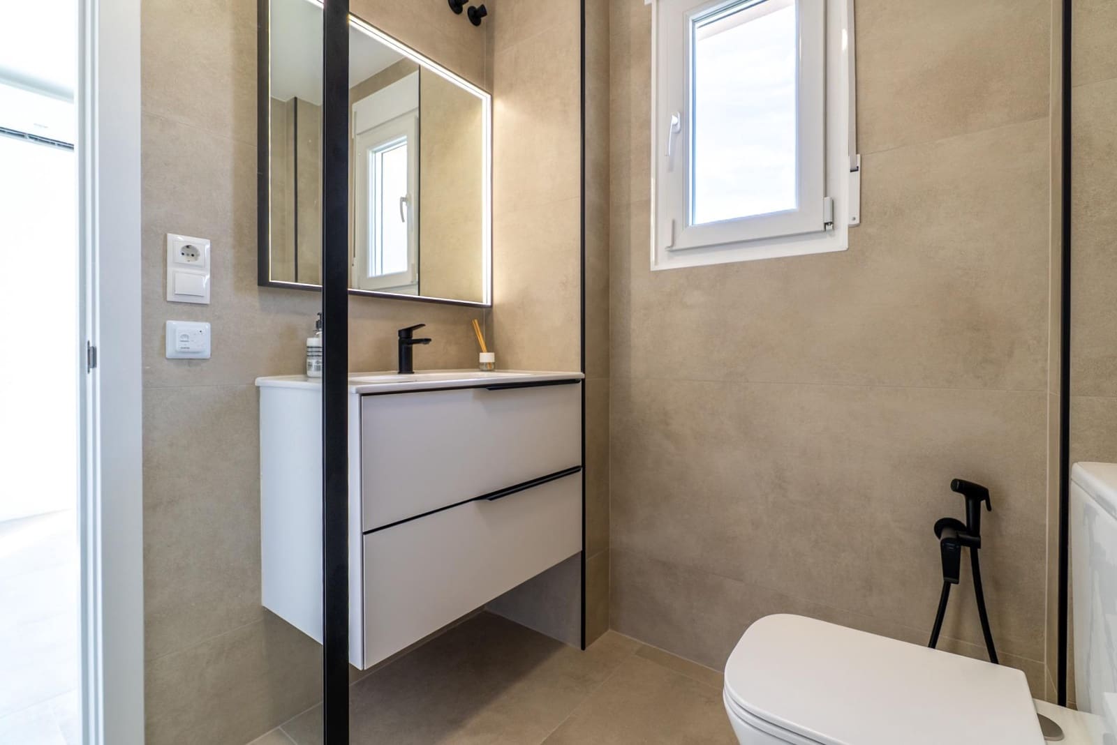 3 bedroom Villa for sale in El Campello with garage - € 550,000 (Ref: 9555830)