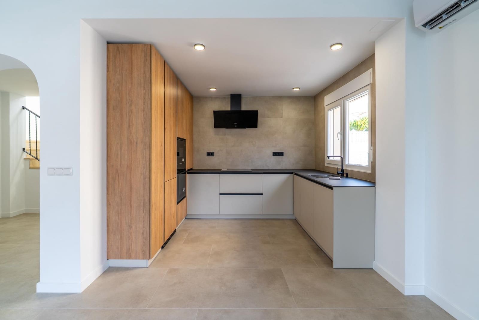 3 Zimmer Villa zu verkaufen in El Campello mit Garage - 549.500 € (Ref: 9555830)