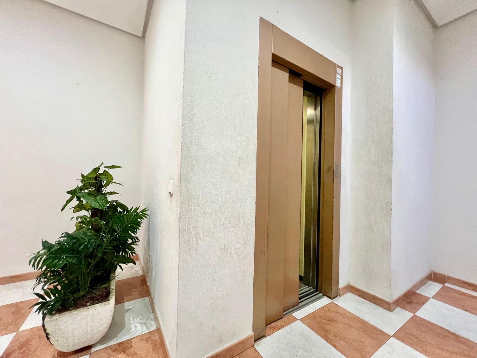 2 makuuhuone Huoneisto myytävänä paikassa Torrevieja - 152 000 € (Ref: 9561791)