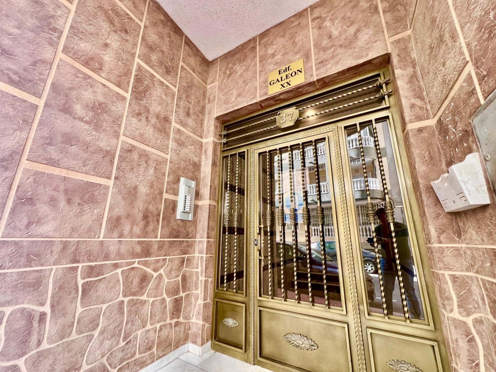 2 makuuhuone Huoneisto myytävänä paikassa Torrevieja - 152 000 € (Ref: 9561791)