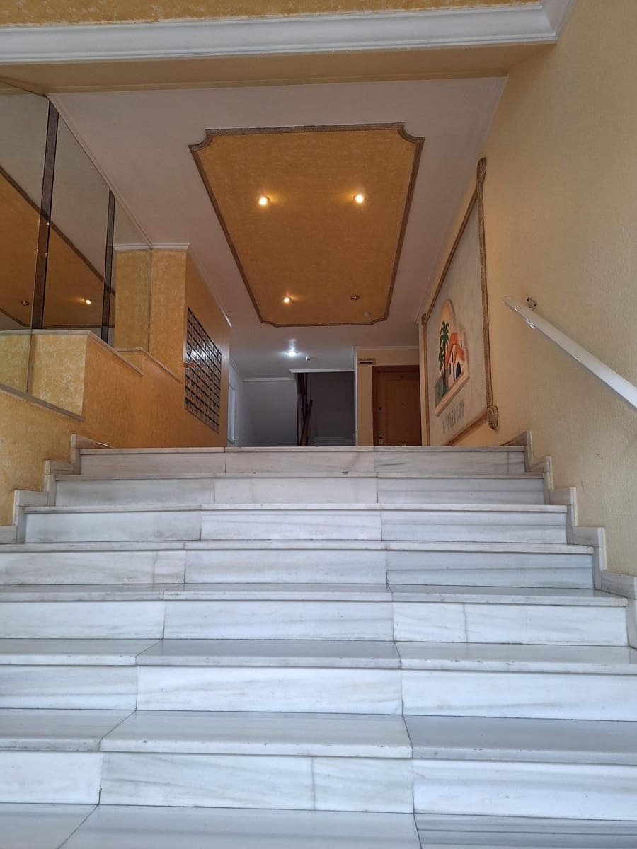 3 Zimmer Apartment zu verkaufen in Torrevieja mit Pool - 145.000 € (Ref: 9565239)